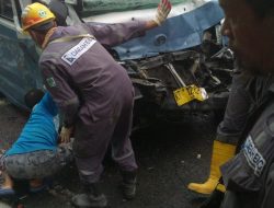 Tragis, Akibat Rem Blong Tronton Tabrak 20 Kendaraan Di Muara Rapak Balikpapan