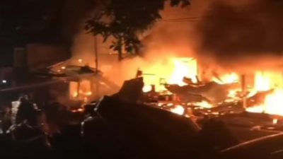 Diamuk si Jago Merah, 10 Ruko Pedagang di Pasar Surabrata Ludes Terbakar