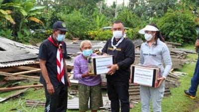 Bupati Tamba Pantau Spraying Serentak hingga Bantu Korban Rumah Roboh di Berawantangi