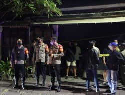 Angkringan Tak Taat Prokes Polisi Pasang “Police Line” 