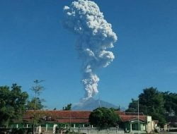 Merapi Erupsi, Ratusan Warga Mengungsi