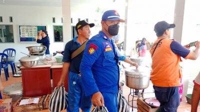 POLRES CILACAP EVAKUASI  WARGA TERDAMPAK BANJIR DI WILAYAH KEC. NUSAWUNGU DAN PENDISTRIBUSIAN BANTUAN DARI KEMENSOS RI DAN DINSOS KAB. CILACAP