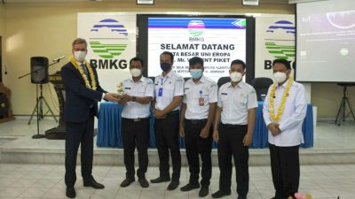 Uni Eropa Serahkan Penghargaan untuk Empat Peneliti BMKG Bali