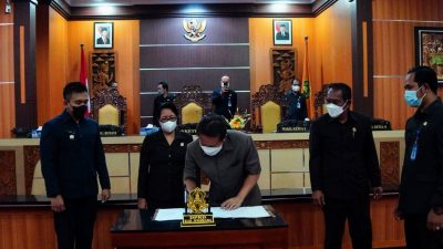 Dua Ranperda Ditetapkan Menjadi Perda Dalam Rapat Paripurna V DPRD Kabupaten Jembrana