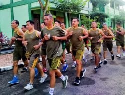 Jaga Kebugaran Tubuh, Prajurit Kodim Bojonegoro Binsik Lari Pagi