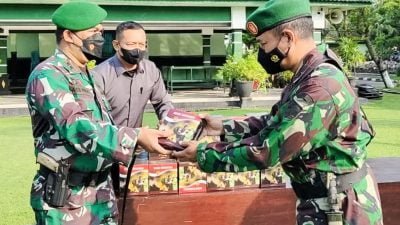 Prajurit Kodim Bojonegoro terima Susu Serdadu dari KSAD Jenderal TNI Dudung Abdurachman