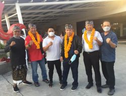 Kedatangan Dewan Guru INKAI Pusat Disambut MSH, Shensie Jro Mangku I Made Suparta Karang di Bandara Internatonal I Gusti Ngurah Rai – Bali