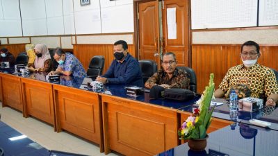 UPT Bahasa Unud Terima Kunjungan Lembaga Bahasa Ilmu Pengetahuan Umum (LB-IPU) Universitas Muhammadiyah Surakarta