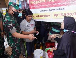 Pantau Harga Minyak Goreng, Kasad Dialog Langsung Dengan Pedagang Pasar Kramat Jati