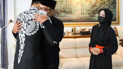 Takziah ke Rumah Ridwan Kamil, AHY Sampaikan Belasungkawa Untuk Eril