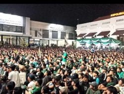 Nobar dan Perayaan HUT ke-95 Persebaya, Bonek Mania Padati Mapolrestabes Surabaya