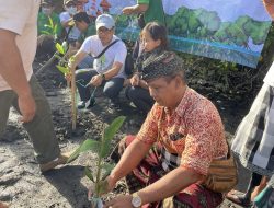 Peduli Lingkungan Pesisir, PT DEB Tanam 500 Bibit Mangrove