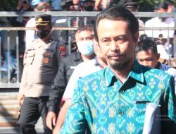 Sertijab Kapolres Buleleng Disambut Aksi Demo Massa Tirtawan Pelapor Kasus Perampasan Batu Ampar