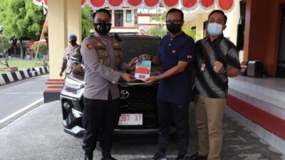 Dua Unit Mobil Diserahkan Ke Polres Buleleng