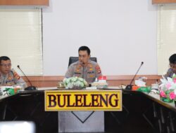 Kapolres Buleleng Pimpin Anev Bulanan di Ruang Command Center