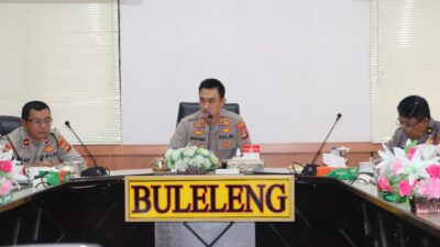 Kapolres Buleleng Pimpin Anev Bulanan di Ruang Command Center