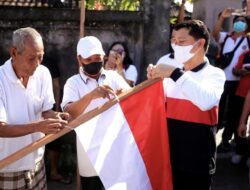 Melalui Gerakan Serentak 10 Juta Bendera Merah Putih, Bupati Klungkung Gemakan Semangat Nasionalisme