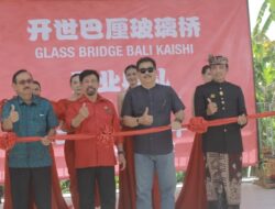 Obyek Wisata Jembatan Kaca Pertama di Asia Tenggara Diresmikan