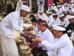 Pemkab Klungkung Gelar Bakti Penganyar di Pura Agung Kentel Gumi