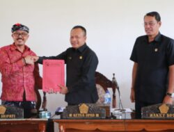 DPRD Bangli Gelar Paripurna Bahas Penyertaan Modal Pada PT BPR Bank Daerah Bangli Perseroda