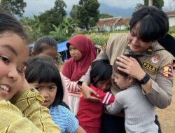 Upaya Polri Kembalikan Senyum Anak-anak dan Ibu-ibu Korban Gempa Cianjur