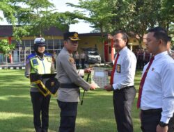 Bentuk Apresiasi, Kapolres Andi Supriadi Beri Penghargaan Pada Anggota Berprestasi