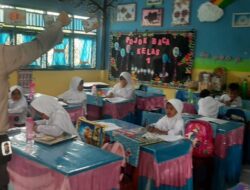 Bhabinkamtibmas Kelurahan Tanjung Enim Sempatkan Diri Mengajar di SDN 18 Lawang Kidul
