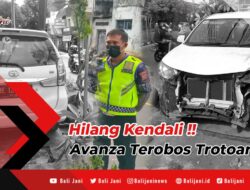 Hilang Kendali, Avanza Terobos Trotoar