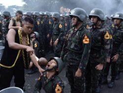 Kemeriahan Tradisi Penyambutan Kopral Taruna AAL Angkatan-71