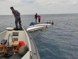 Kapal Speed Ditumpangi Bupati Morowali Terbalik