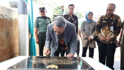 Atasi Banjir, Benyamin Resmikan Pembangunan Turap Kali Puri Bintaro Indah