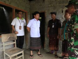 Bupati Suwirta Bantu Rehab Rumah Ni Nengah Ngirim