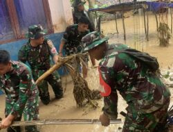 Siaga Personil, Prajurit Yonif I41 / AYJP Bantu Masyarakat Terdampak Banjir Desa Sepang