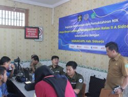 Tindak Lanjut Kerjasama Dengan Dukcapil Sidoarjo, Lapas Sidoarjo Gelar Perekaman Dan Pemutakhiran NIK Warga Binaan