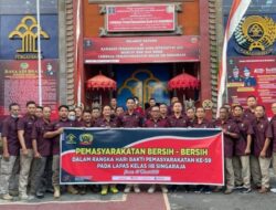 Semarak HBP 59, Lapas Kelas IIB Singaraja Gelar Pemasyarakatan Bersih-Bersih dan Penggeledahan Blok Hunian