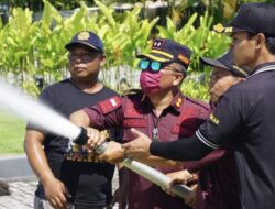 Laksanakan Pembinaan Fisik, Mental, dan Disiplin (FMD) Serta Simulasi Penanggulangan Bencana Lapas Singaraja Gandeng Damkar Kabupaten Buleleng