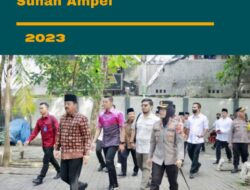 Kapolres Pelabuhan Tanjung Perak Dampingi Menteri ATR/BPN Serahkan Sertifikat Sunan Ampel