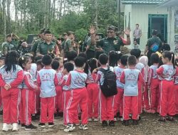 Giat Koramil 404-06 / Semendo Bersama Guru dan anak-anak TKN 1 Semendo dalam Rangka Outing Class TKN 1 Semendo