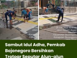Sambut Idul Adha, Pemkab Bojonegoro Bersihkan Trotoar Seputar Alun-alun
