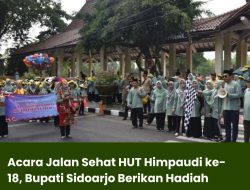 Acara Jalan Sehat HUT Himpaudi ke- 18, Bupati Sidoarjo Berikan Hadiah