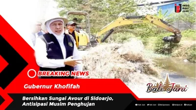 Gubernur Khofifah Bersihkan Sungai Avour di Sidoarjo, Antisipasi Musim Penghujan