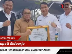 Bupati Sidoarjo Mendapat Penghargaan dari Gubernur Jatim