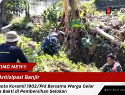 Antisipasi Banjir, Anggota Koramil 1902/Pld Bersama Warga Gelar Karya Bakti di Pembersihan Selokan