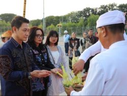 Tiba di Pulau Dewata, Kapolda Bali Disambut Tradisi Tepung Tawar