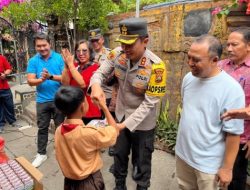 Berita Foto : Kapolres Buleleng “Widwan Sutadi” Berbagi Itu Indah