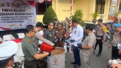 Polres Buleleng Tindak Tegas! Miras dan Knalpot Brong Dimusnahkan