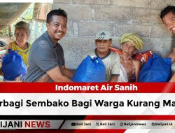 Indomaret Air Sanih Berbagi Sembako Bagi Warga Kurang Mampu