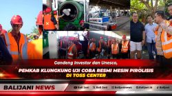 Bupati Klungkung I Made Satria didampingi jajaran meninjau pengoperasian uji coba mesin pirolisis sampah di TOSS Center.