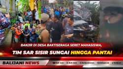 Personel Pos SAR Buleleng bersama unsur gabungan menyusuri arus sungai pascabanjir di Desa Baktiseraga untuk mencari korban hanyut.