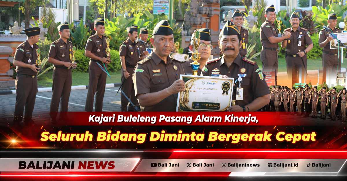 Kepala Kejaksaan Negeri Buleleng Dicky Darmawan saat memberikan arahan tegas di hadapan jajaran jaksa dan staf dalam apel kerja.
